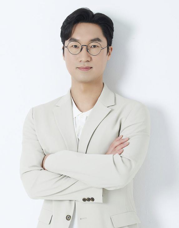 Dr. Kang Dae Won of BBAE Clinic