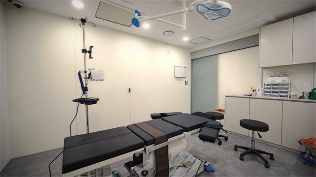 BYUS Plastic Surgery — 施術室