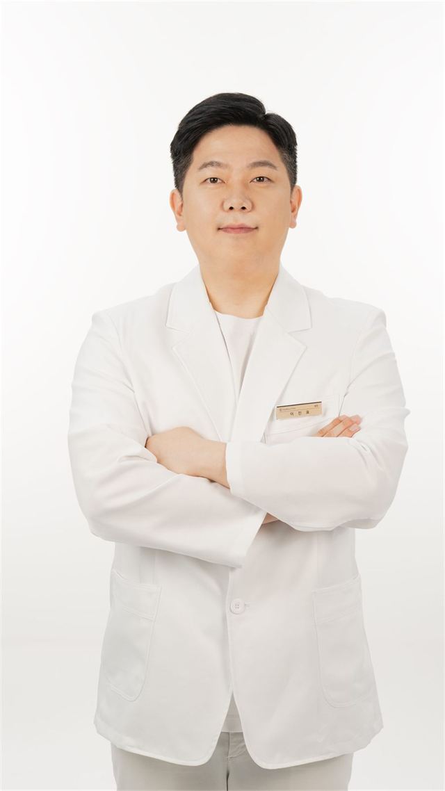 Dr. Lee Jin-pyo, physician at DayBeau Skin Clinic Myeongdong Premium