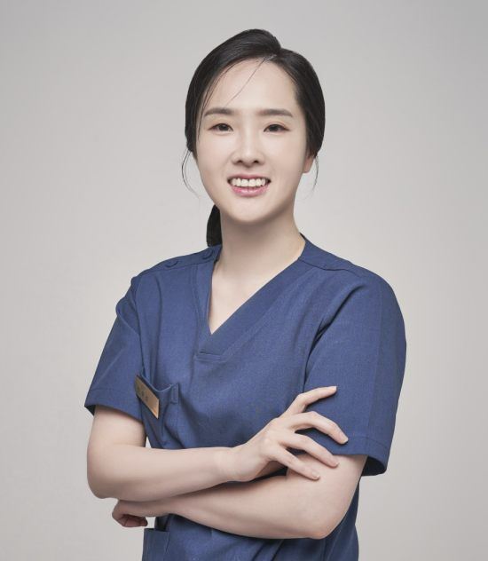 Jung Yoo-jin — ユジンスクリニック
