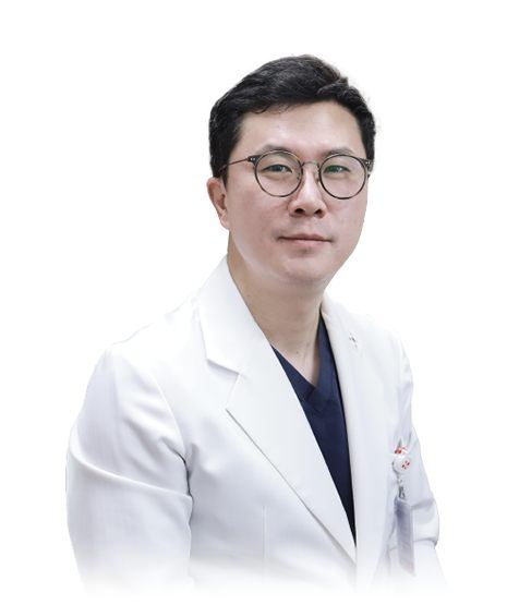 Dr. Kim Na-min, hospital director of Gangnam JS Hospital