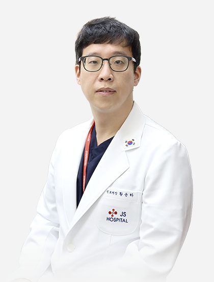 Dr. Hwang Yoon-ha, neurosurgeon at Gangnam JS Hospital
