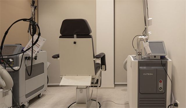 The Heal Skin Clinic Sinsa — 医疗设备