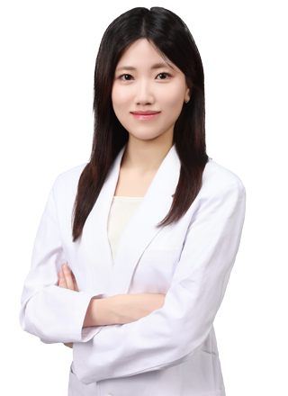 Portrait of Dr. Koo Hee Seo, doctor at Kleam Skin Clinic Myeongdong
