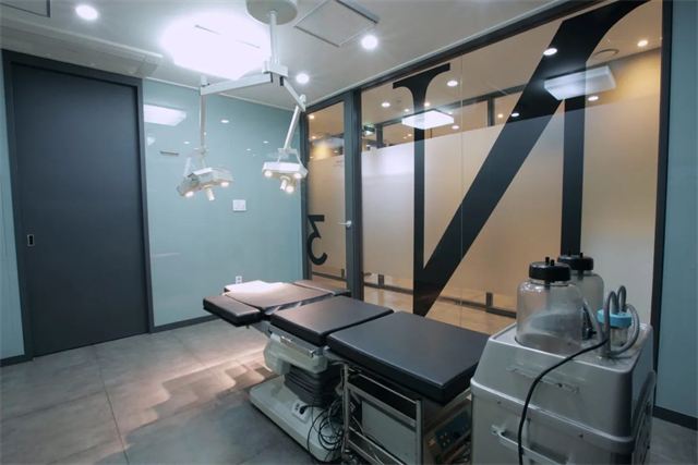 Newline Plastic Surgery — 治疗室