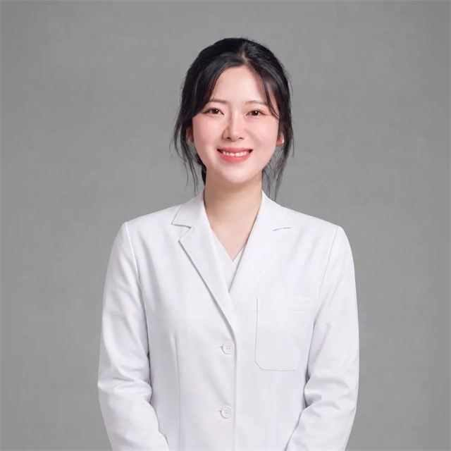 Portrait of Dr. Park Hyun-soo, doctor at Obliv Seoul Origin Skin Clinic