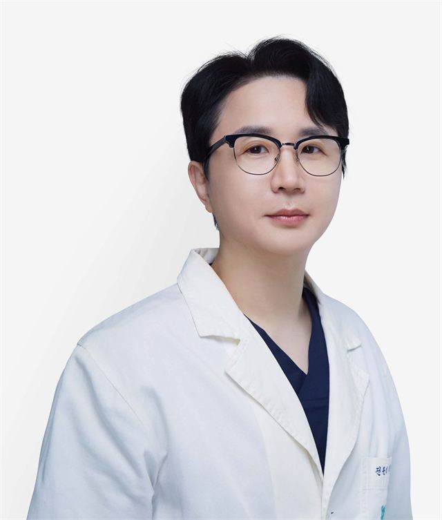 Choi Won-Tak — YAAN Skin Clinic