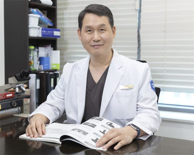 영종센트럴피부과의원 정흥수 원장 사진